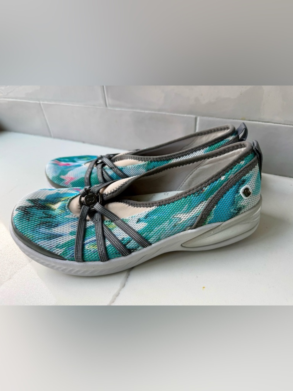 Bzees Teal & Turquoise Pattern Washable Mesh Slip-On Flats size 7.5M